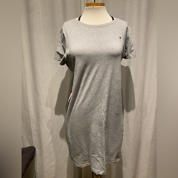 Tommy Hilfiger T Shirt Dress - Picture 4 of 4